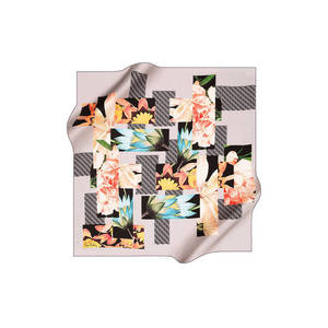 Pañuelo de sarga Pierre Cardin 90x90 - Pañuelo colorido para la cabeza y el cuello - Product Image 1
