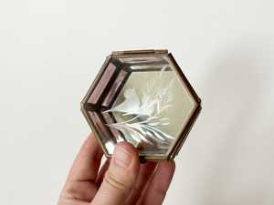 Boîte à bagues de bijoux en verre hexagone de luxe Vente en gros Anneau Collier Pendentif Bracelet Bijoux Boîte à bagues pour fiançailles Boîte en métal en verre - Product Image 3