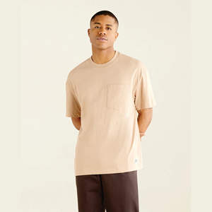 Camiseta deportiva clásica de cuello redondo al por mayor: Top informal de corte relajado de secado rápido para hombre, mezcla de algodón y poliéster - Product Image 1