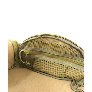 Sac de transport pour casque d'entraînement de cadet - Fixations MOLLE BTP, poignée de transport, doublure intérieure rembourrée et souple, camouflage personnalisé - Product Image 6