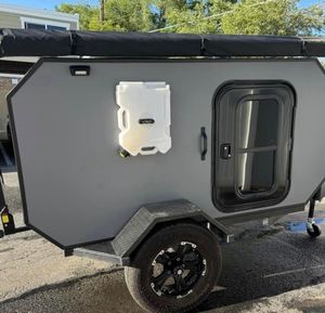 El mejor precio de fábrica Casa pequeña móvil de lujo 4x4 Rv Autocaravana Camping Offroad Travel Trailer caravana para la venta. - Product Image 1