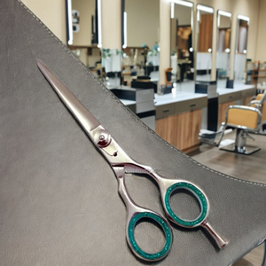 Ciseaux de barbier ergonomiques pour droitiers en acier inoxydable, manche long, finition arc-en-ciel, pour une coupe de cheveux et un coiffage précis, professionnels - Product Image 2