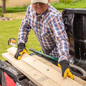Guantes de trabajo de seguridad para uso industrial Guantes de punto de algodón de Palma de puntos de PVC baratos Guantes de trabajo de jardín de protección - Product Image 5