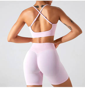 Conjunto Deportivo de Yoga para Mujer, Sin Costuras, con Logotipo Frontal, Transpirable y de Secado Rápido, Sujetador Deportivo y Pantalones Cortos de Cintura Alta - Product Image 4