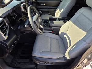 LISTO PARA ENVIAR 2025 T0Y0TA Tun-dra SR5 CrewMax Cab 4WD - Product Image 4