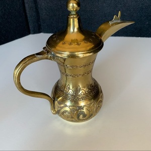 Premium Copper Dallah Handcrafted Arabic Coffee <b>Teapot</b> for Home Use Adds Elegance and Tradition to Any Gathering - Product Image 1