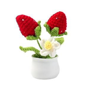 Décoration de scène en forme de petite plante de fraise à double tête, accessoires au crochet finis pour la chambre à coucher, le bureau, les travaux textiles et les créations en tissu - Product Image 5
