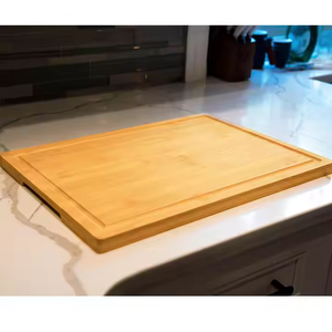 Planche de cuisine en bois naturel, parfaite pour un usage quotidien par crescent crafts - Product Image 4