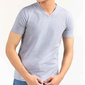 Camiseta Moderna de Manga Corta para Hombre, Algodón Peinado, Logotipo Personalizado, Camiseta de Moda con Cuello en V, Algodón Peinado, Logotipo Personalizado - Product Image 4