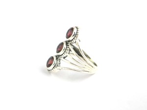 Bague de fiançailles épaisse en argent sterling 925 avec trois pierres de grenat, bijoux unisexe pour femmes - Product Image 3
