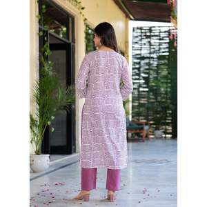 Costume pour femme en coton imprimé violet foncé 2 pièces avec short au-dessus du genou et Mulmul Dupatta Commande minimum 2 pièces - Product Image 3