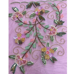 Tissu en dentelle perlée complexe avec des motifs floraux pour embellir les panneaux de bordures Lehenga et le mariage traditionnel - Product Image 1