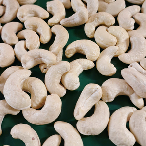 Best Quality SANTIGO Cashew <b>Nuts</b> W240 Cashew Kaju Badam <b>Nuts</b> <b>Kernels</b> Private Printed Logo FREE - Product Image 1