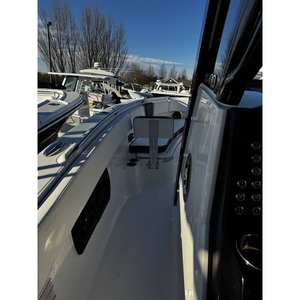 Bateau de travail et de divertissement Robalo R300 2025 neuf avec coque en fibre de verre, acier et aluminium pour le transport, la patrouille et les utilisations rapides - Product Image 1