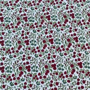 สีแดงทับทิมเข้ม, สีมรกต และสีเขียวมอส