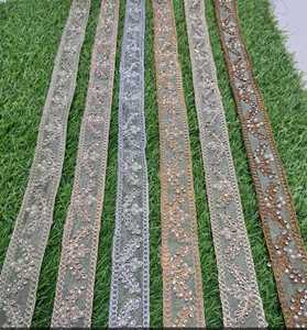 ผ้าลูกไม้ตาข่ายเนื้อนุ่มประดับด้วยลูกปัดและคริสตัล สำหรับชุดเดรสหรูหรา งานฝีมือ DIY กระเป๋าเย็บปักถักร้อย และเสื้อผ้า - Product Image 3