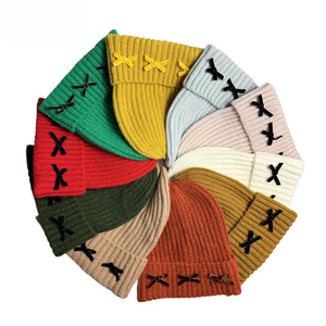 Gorro de punto liso, cálido, suave y acogedor, forrado de lana, ajustable, elegante, para exteriores, para clima frío. - Product Image 1