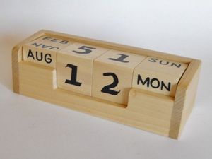 Calendario Perpetuo de Madera Maciza Natural |   Soporte Hecho a Mano |   Suministro al por Mayor - Product Image 2