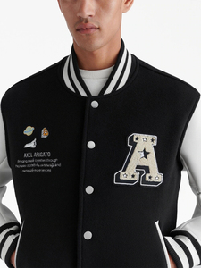 Chaqueta universitaria de béisbol básica para hombre con cuello levantado, ropa de abrigo personalizada para temporada de invierno, bombardero con letras de cuero de retazos bordados - Product Image 4