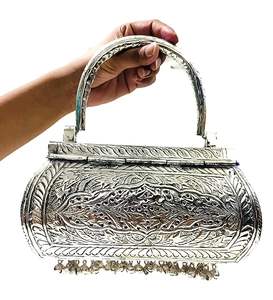 Sac à main en laiton pour les fêtes, les mariages et les réceptions, sac à main en laiton robuste avec une fabrication de qualité supérieure à bas prix - Product Image 6