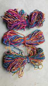 Cordones con dobladillo de seda Sari hechos a medida con cintas de seda Sari recicladas, ideales para reventa en tiendas de hilo - Product Image 3