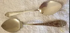 Ensemble de couverts élégant à poignée en résine avec cuillère de mariage en acier inoxydable, parfait pour les ustensiles de cuisine, la vaisselle et les desserts. - Product Image 2