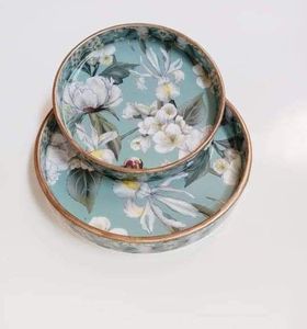 Juego de bandejas doradas nórdicas de resina con estampado esmaltado de diseñador elegante, bandeja y plato ovalados con acabado de espejo para servir como bandeja para té y café - Product Image 1