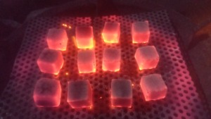 Explora carbón vegetal orgánico adecuado para narguiles y shisha, un carbón vegetal de cáscara de coco para compradores de carbón vegetal. - Product Image 2