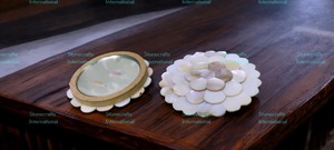 Meilleure vente de miroir décoratif moderne en nacre fait à la main pour filles à offrir au meilleur prix en Inde - Product Image 4