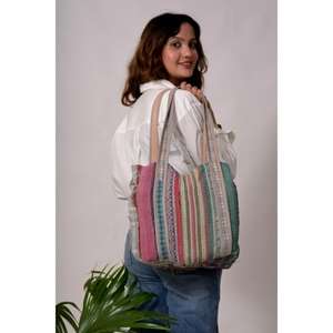 Bolso Kantha Hecho a Mano de Algodón Multicolor Vintage Bolso de Hombro Bohemio para Mujer Dos Asas para Compras Bolso Hecho a Mano de Comestibles de Pascua - Product Image 1