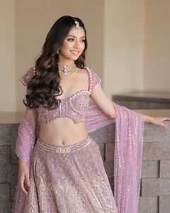 Broderie faite à la main de dernier style pour femmes Lehenga <span class=keywords><strong>Choli</strong></span> belle tendance couture motif imprimé indien pakistanais festif - Product Image 2