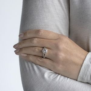 Anillo de Compromiso para Mujer RITZIN con Moissanita Brillante de Corte Redondo y Halo - Product Image 3