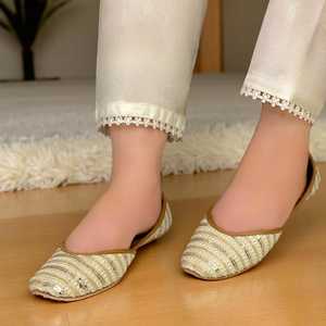 รองเท้าหนังส้นเตี้ยแบบดั้งเดิมแฟชั่นสำหรับผู้หญิงรองเท้าสำหรับผู้หญิงน้ำหนักเบา PK punjabi pakistani ดีไซน์แบบผสมผสานสีสันสำหรับฤดูใบไม้ร่วง - Product Image 3