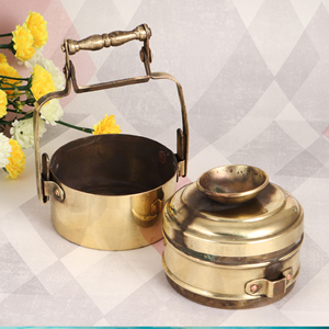 Marvelous Design Utensilios de cocina de latón macizo Forma redonda Cobre Picnic Tiffin Box con asa al por mayor para almuerzos y picnics - Product Image 5