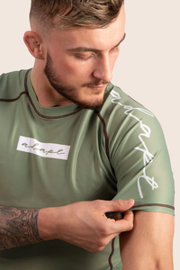 Venta al por mayor sublimación impresa Mma Rash Guard para hombres manga corta compresión Rashguard Bjj con paneles laterales - Product Image 2