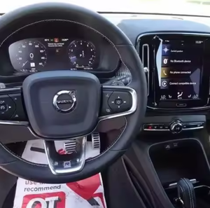 LISTO PARA ENVIAR, USADO, 2024 para XC40 AWD, Volante a la Izquierda, Asientos de Cuero, Cámara Trasera - Product Image 3