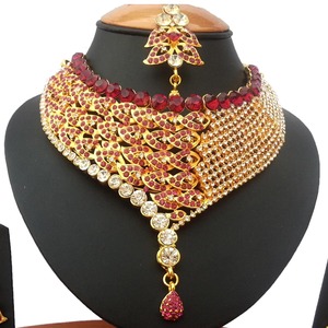 Parure de bijoux vintage pour femme avec boucles d'oreilles et diadème, ornée de fleurs en alliage, d'imitation de perles, de cristaux et de strass, idéale pour fiançailles, mariage, anniversaire ou comme cadeau de fête - Product Image 2