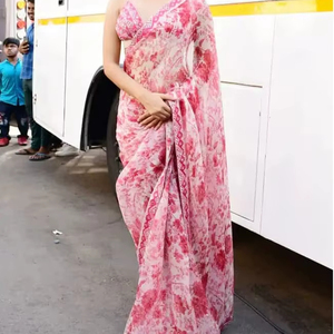 Exclusivo Saree de Georgette con Diseño de Diseñador y Blusa Elegante, con Estampados Florales a Mano, Estilo Étnico Moderno, Ideal para Fiestas - Product Image 1