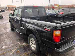 Camioneta Usada en Buen Estado, Modelo 2003, B3-000, Doble Propósito, Volante a la Izquierda - Product Image 3