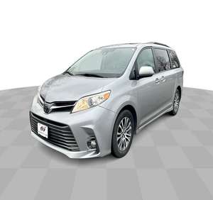 ÚLTIMO MODELO 2020 Toyota Sienna SE Premium 8 Pasajeros FWD 3.5L V6 SMPI DOHC Automático de 8 Velocidades - Product Image 1