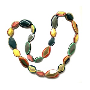 Collar de Perlas de Resina Vintage Hecho a Mano de Lujo para Mujer, Accesorio de Moda Hermoso y de Alta Calidad - Product Image 1