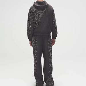 Chándales de Invierno Ligeros para Hombre Más Vendidos, Hechos en Pakistán, Estilo Único con Pedrería, Transpirables y Cómodos - Product Image 2