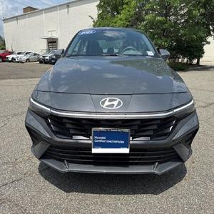 2024 สำหรับ Elantra SE FWD เครื่องยนต์เทอร์โบ เบาะหนัง พวงมาลัยซ้าย ไมล์น้อย ราคาพร้อมส่ง มีสินค้าในสต็อก - Product Image 1