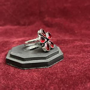 Anillo de Moda para Mujer Chapado en Plata Oxidada con Diseño de Flor, Regalo para Ella - Product Image 6