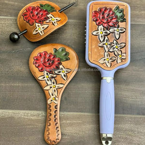 สไตล์แท้ทําด้วยมือหนัง 3 ชิ้นชุดโต๊ะเครื่องแป้งออกแบบแปรงผมกระจกมือและ Hair Stick Travel ชุดโต๊ะเครื่องแป้งหรูหรา - Product Image 4