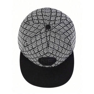 Vente en gros de chapeaux à la mode à 6 panneaux en polyester durable-coton avec logo personnalisé et service OEM disponible - Product Image 6