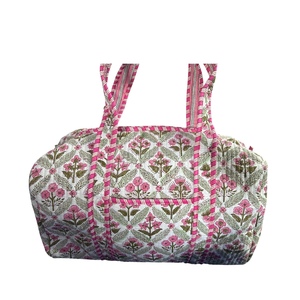 2025 dernière conception sac matelassé velours tissu fermeture ouverte avec décoration à paillettes fabriqué en Inde pour l'exportation - Product Image 1