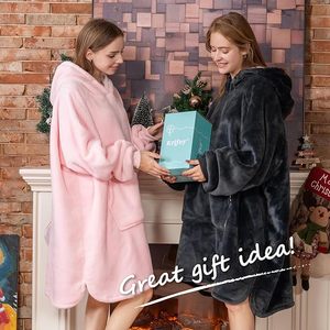 Poncho con Capucha de Forro Polar para Mujer, Talla Grande, Impermeable, con Bolsillo Grande, Suave y Cálido, Color Negro, con Logotipo Personalizado, MOQ Bajo - Product Image 4