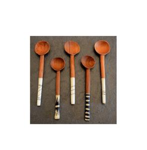 Cuchara de Madera Personalizada al por Mayor, Excelente Calidad para Cenas en Casa, Cuchara de Alta Calidad Hecha a Mano - Product Image 1