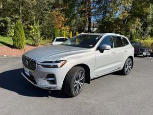 Seminuevo Clean 2022 Vol _ vo xc60 B5 Plus Sport Utility 4D - Product Image 3